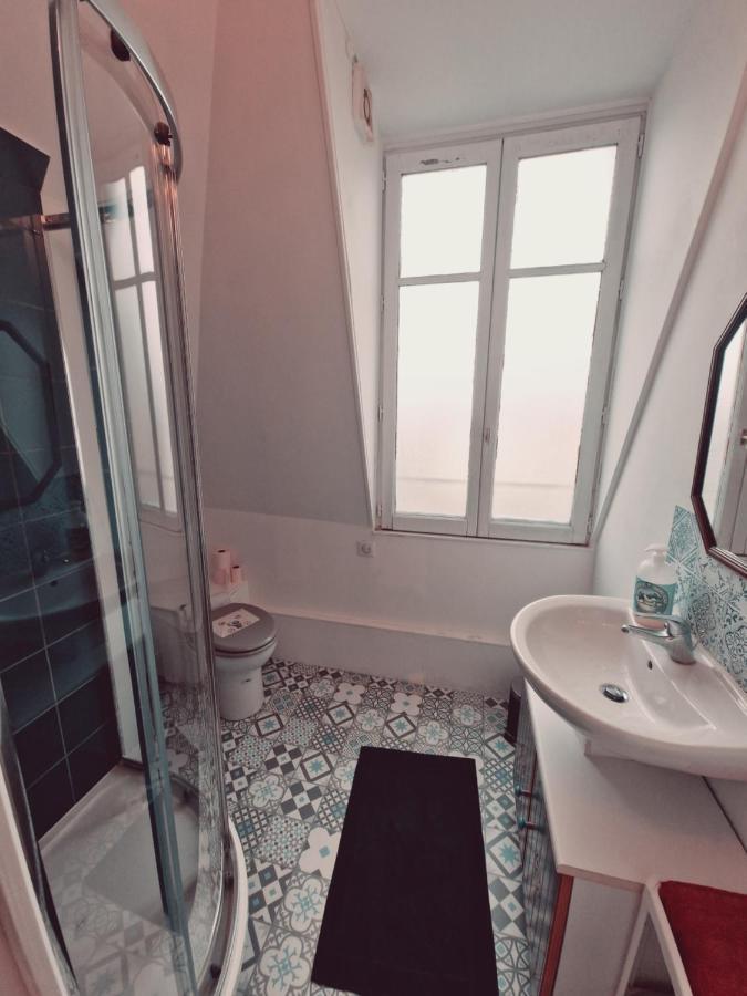 Location Saisonniere, Meublee, Type A Sevres