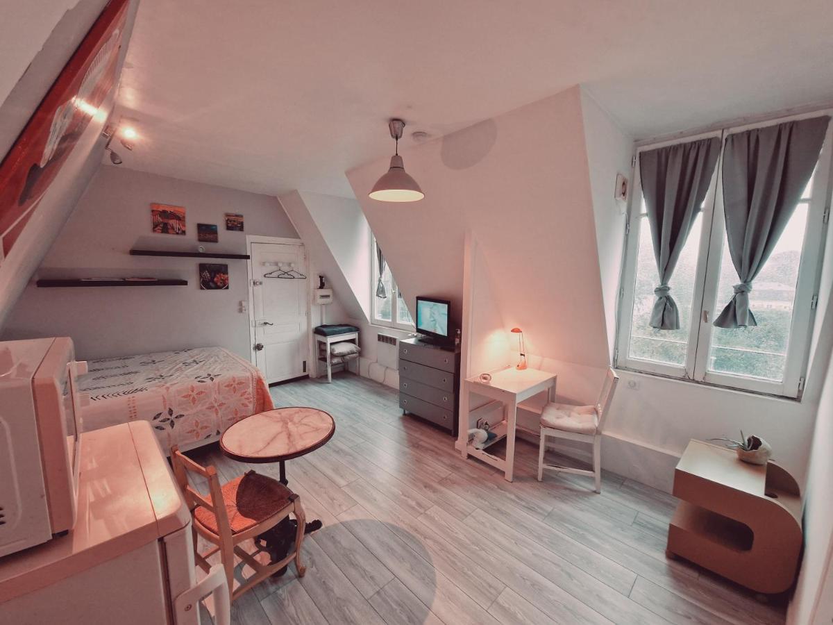 Location Saisonniere, Meublee, Type A *